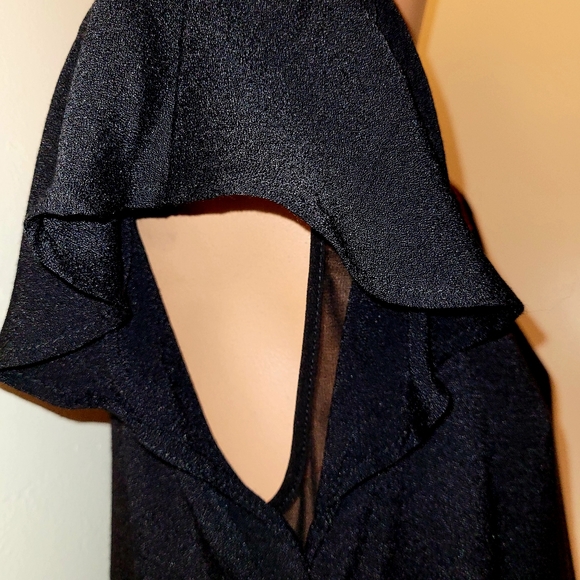 BASIC DRESS SMALL NEW VISCOSE-LINED BLACK CRAPE DRESS WITH ROSE DETAIL - Picture 7 of 14